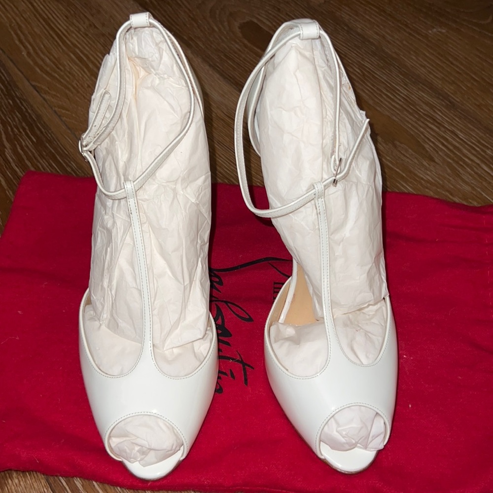 Christian Louboutin white patent leather t-strap heel! Never worn! Size 40